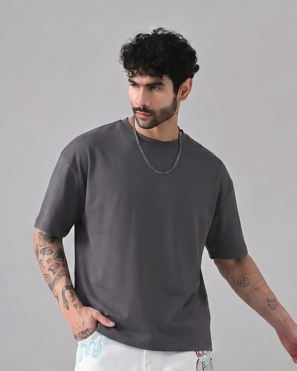 Toramoto Basic Tee in Noir Grey