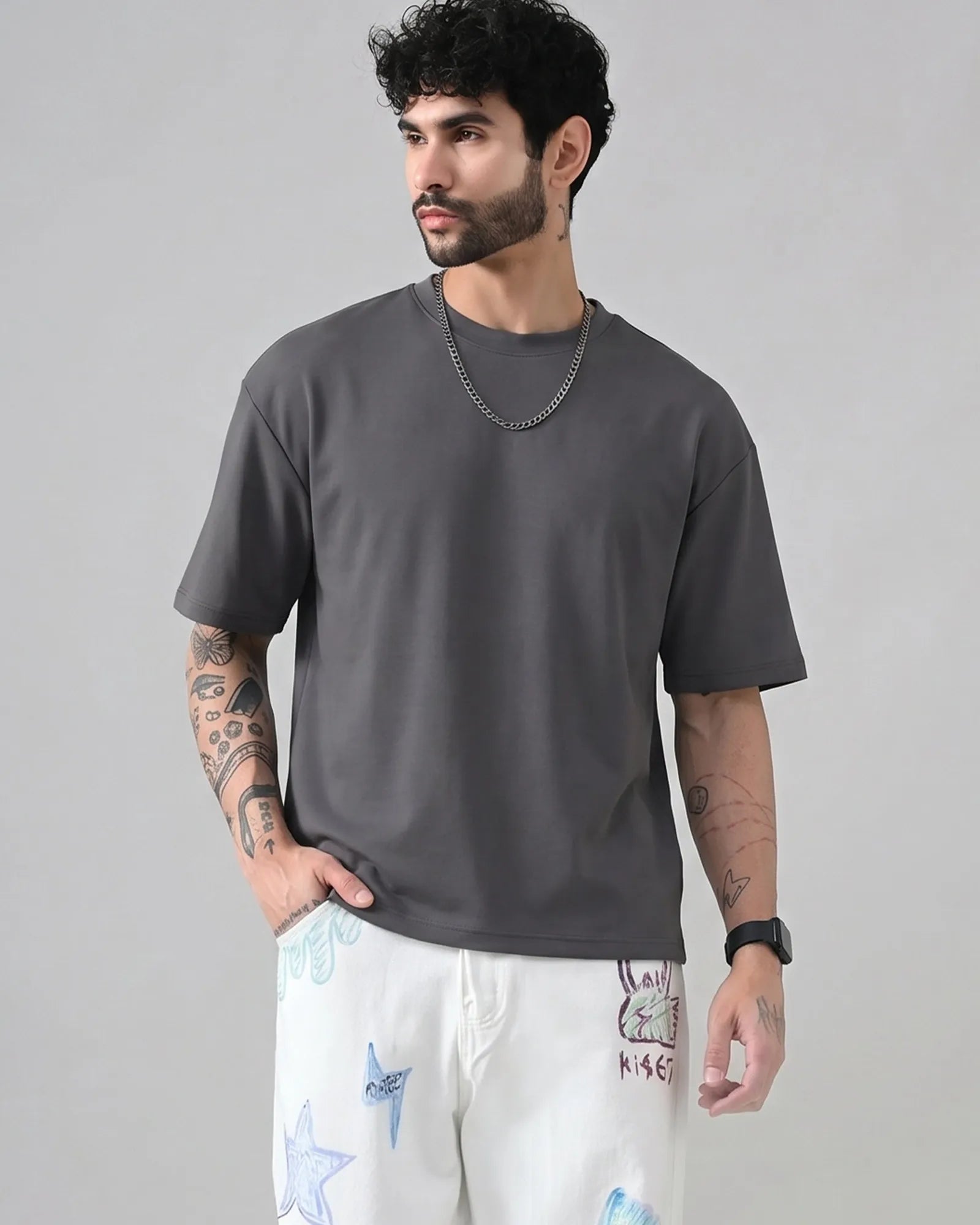 Toramoto Basic Tee Noir Grey with Scribble Theory Jeans in Canvas White