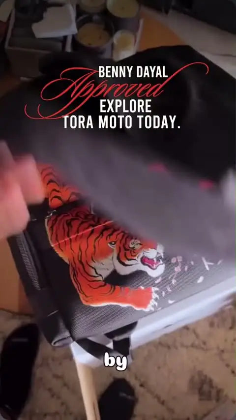 Benny Dayal unboxing his hand-painted tiger bag